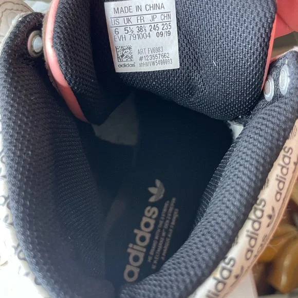 adidas FV6983 Womens Hardcourt Hi Athletic Shoes Sz 6 Trefoil White Pink - Picture 5 of 6